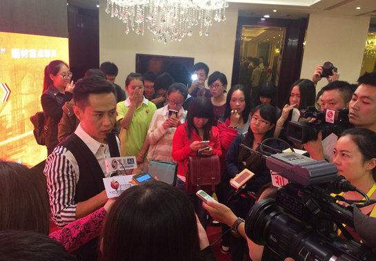 ““终于要到工资啦！” 宝鸡民警帮农民工讨回12万元拖欠工资”
